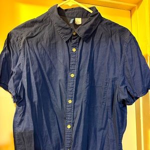 Divided short sleeve button up